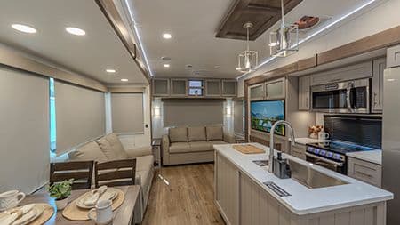 Alliance RV Avenue interior